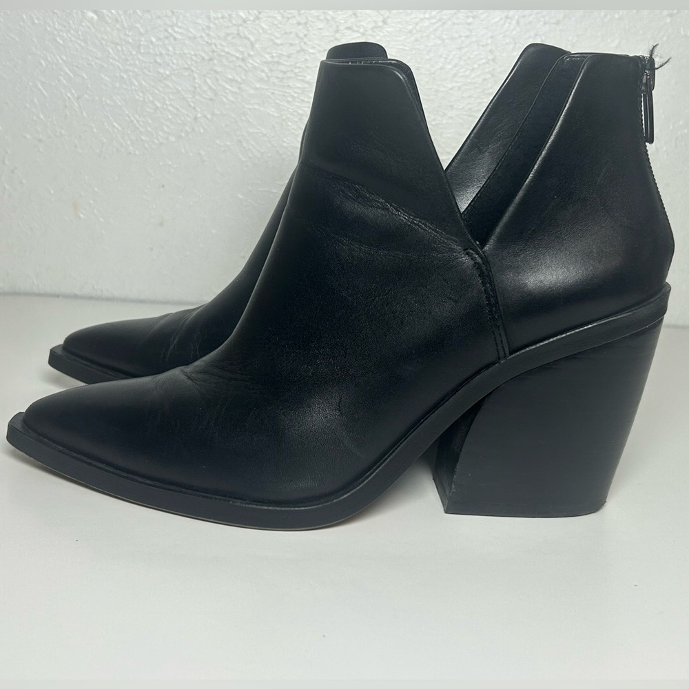Vince Camuto Dark Cowgirl Black Leather Ankle Boots Western Goth Witchy Luxe 8.5